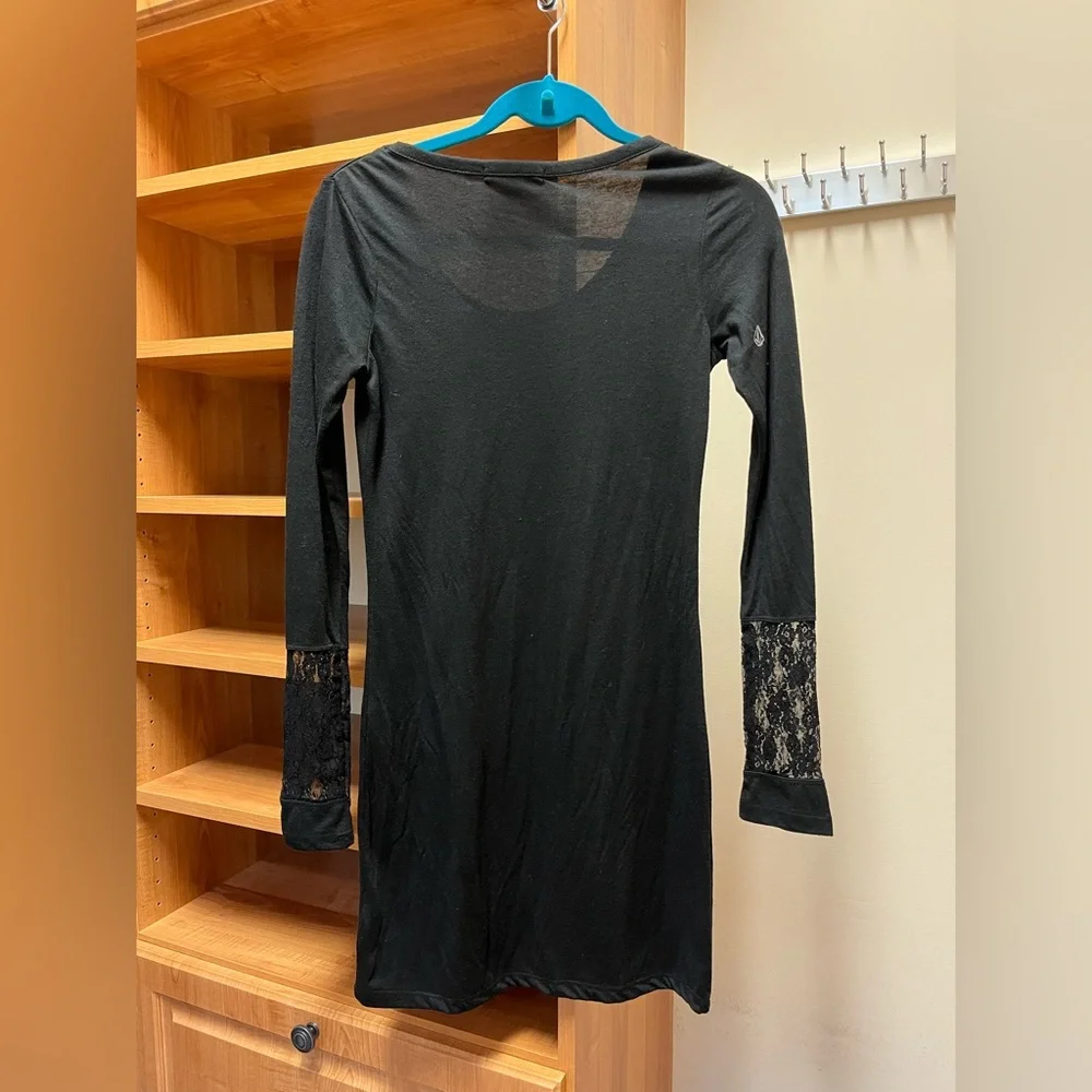 Black Volcom dress with partly lace long sleeves, size XS, soft material - Picture 2 of 3